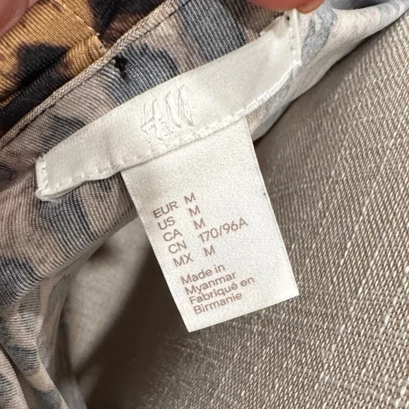 H&M Leopard Print off the shoulder Long Sleeve Top - Picture 4 of 4